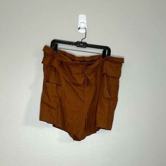 Eloquii Fold-over Shorts Missing Belt - Picture 3 of 4